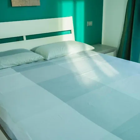 Prázdninový dům - Numana 8 Beds *